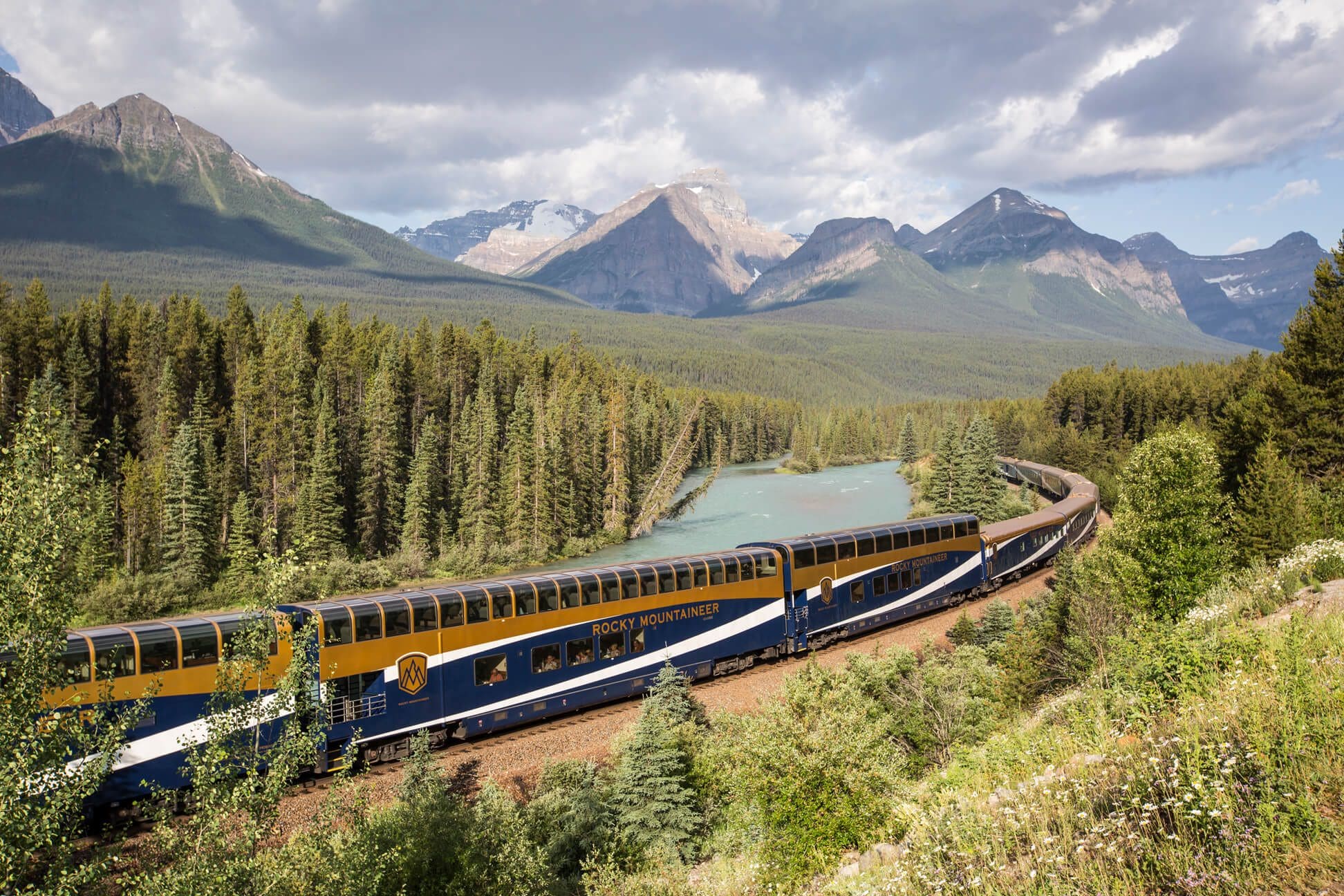 rail travel in the us and canada description