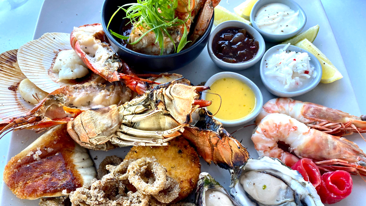 Discover the Delicious Food Scenes Down Under - Covington Travel